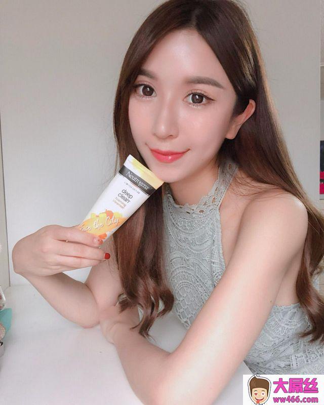 巨乳白衣天使下凡超胸の隐乳气质外表超吸睛Resa暄暄_0