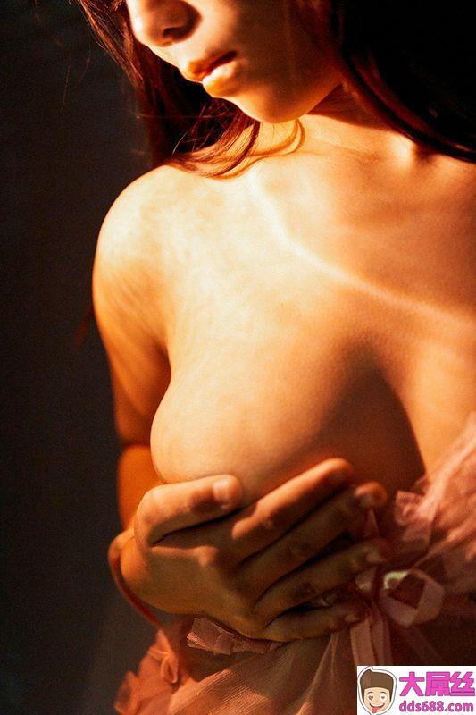 性感尤物瑞欣蜜乳娇躯让人流鼻血
