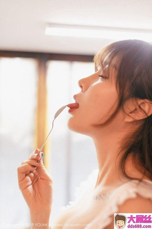女神王雨纯日本旅拍私房情趣女仆装秀豪乳极致诱惑写真