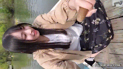 清纯大奶美眉 初摄影 颜值高身材丰满特别爱笑 肥鲍鱼淫水超多 被大肉棒无套 小脸绯红表情有点紧张