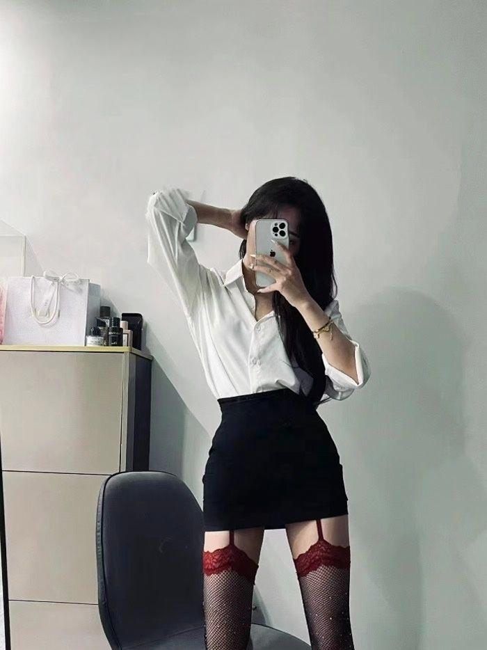 母狗大学时候就天天被操，爱好吞精