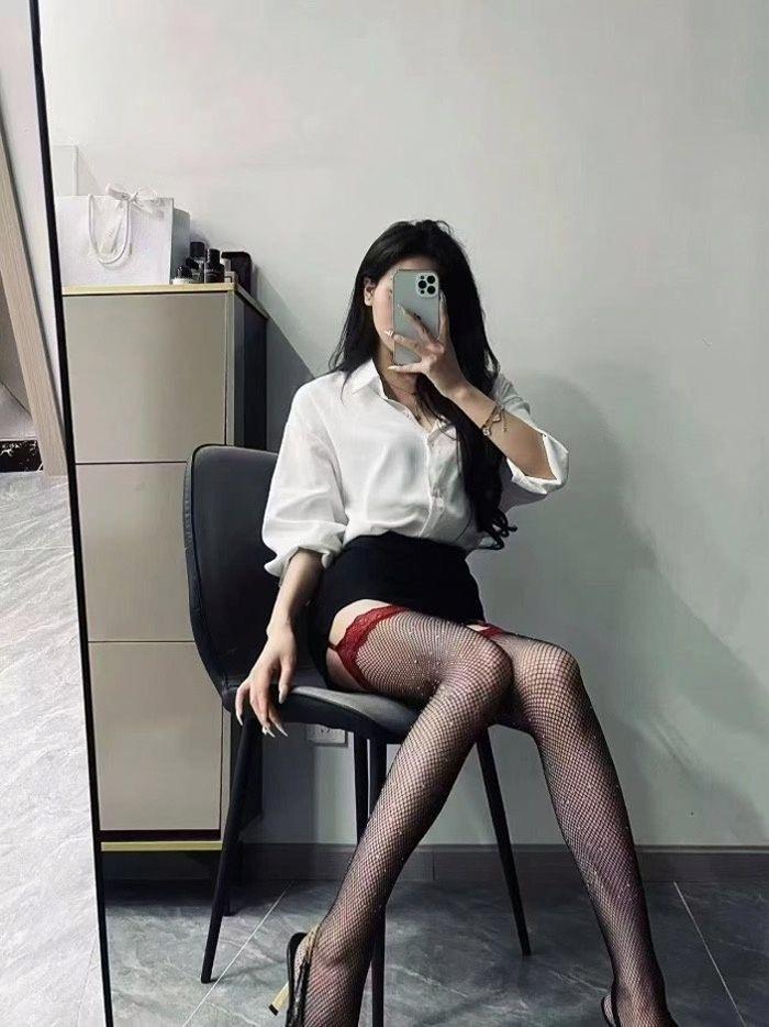 母狗大学时候就天天被操，爱好吞精