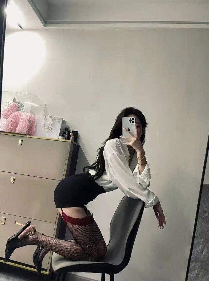 母狗大学时候就天天被操，爱好吞精