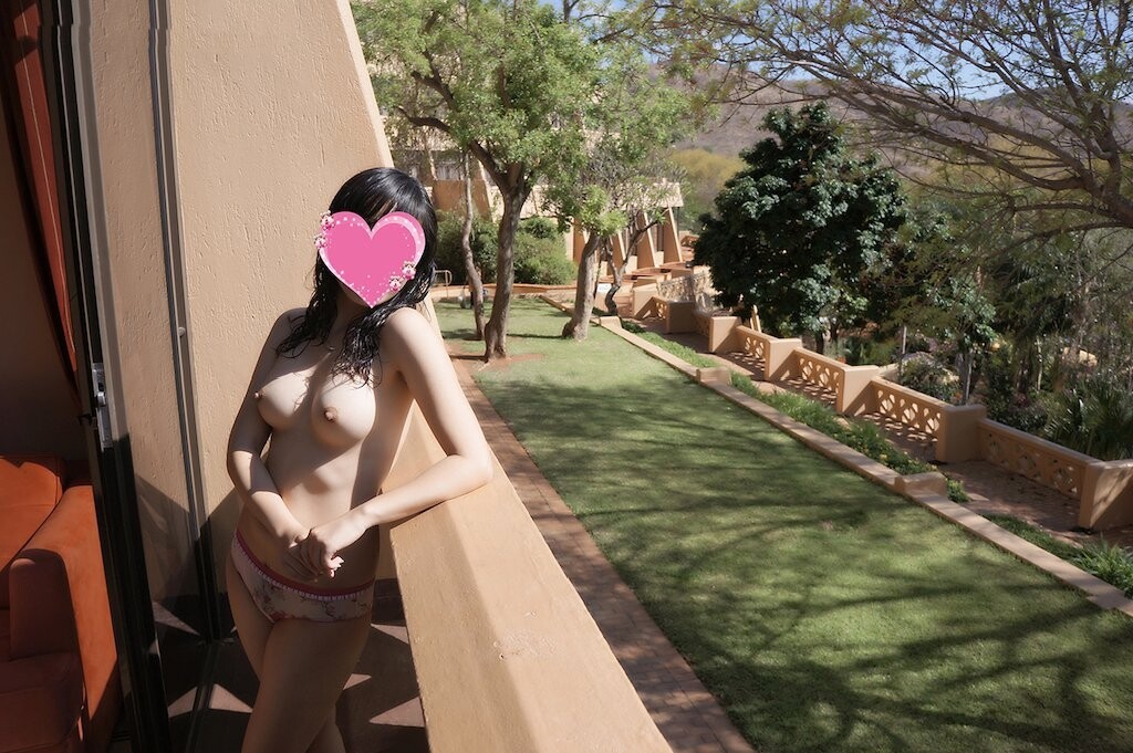 少妇的小翘臀和一对好奶