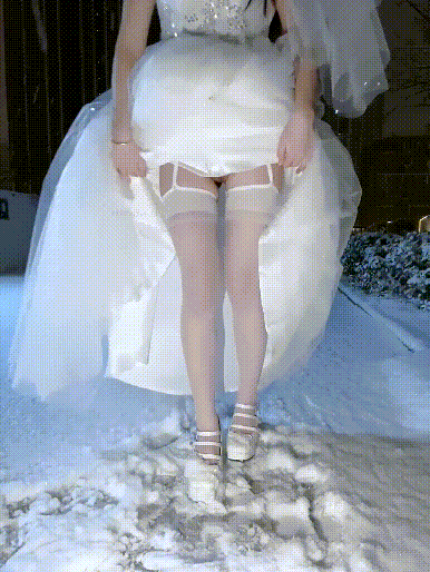 表面清纯校花嫩妹 私下是反差婊母狗，表面越是清纯私下越是放荡，玩的就是紧张刺激