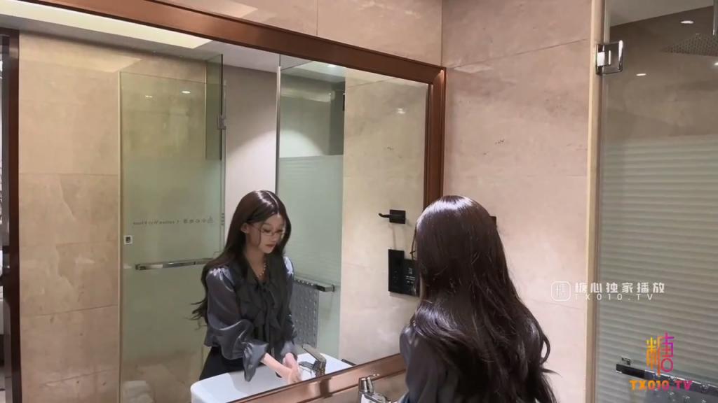 极品00后美少女✅制服诱惑之秘书の阴谋 黑丝长腿身材表情一绝 尽情肏弄女神中出蜜穴！