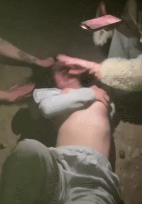 【门事件】广东湛江雷州惊现05年精神小妹群殴事件❤️知三当三惨遭扒衣 场面火爆引热议！