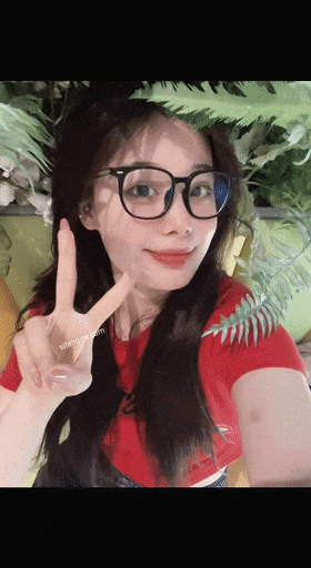 富二代真实约炮 25岁舞蹈老师，完美露脸，身材苗条气质一流，床上非常配合很淫荡